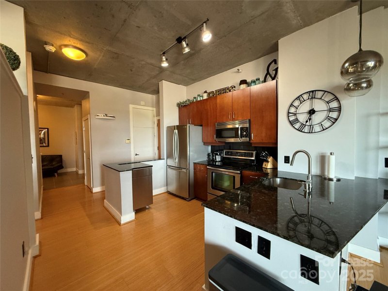 Property image 5 at 505 E 6th Street, Charlotte, NC 28202