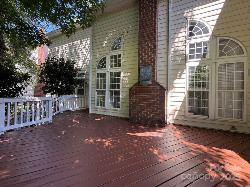 Property image 5 of 117 Biscayne Court in Harbor Cove, Mooresville, NC 28117