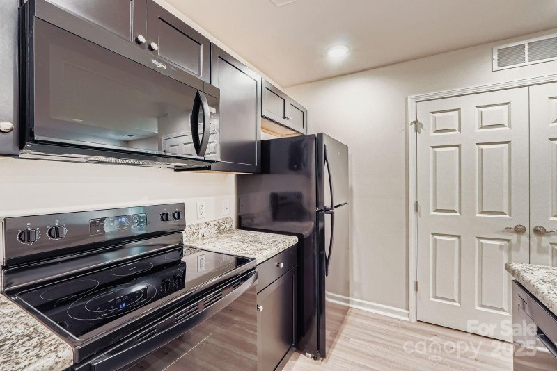 Property image 2 of 1750 J Julian Lane in Northampton, Charlotte, NC 28208