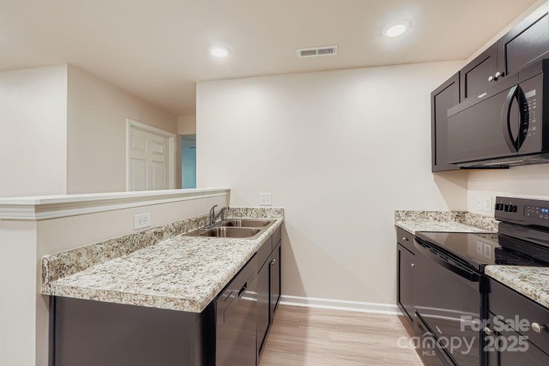 Property image 4 of 1750 J Julian Lane in Northampton, Charlotte, NC 28208