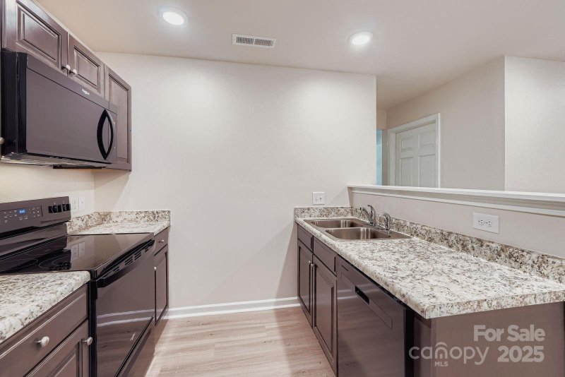Property image 4 of 1754 J Julian Lane in Northampton, Charlotte, NC 28208