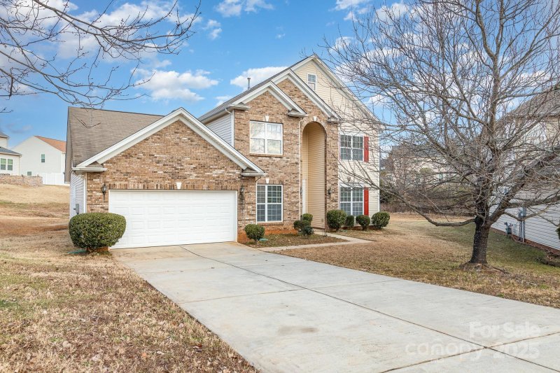 Property image 2 of 16737 Winston Oaks Court in Old Stone Crossing, Charlotte, NC 28213