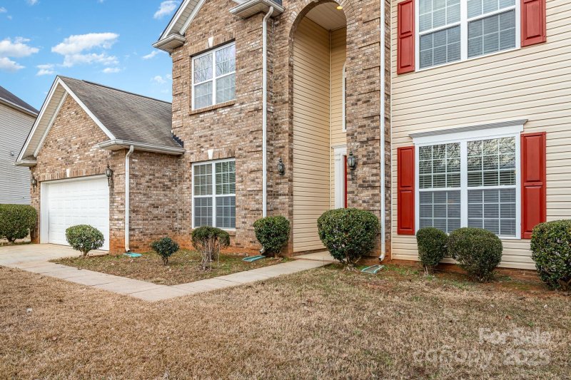 Property image 3 of 16737 Winston Oaks Court in Old Stone Crossing, Charlotte, NC 28213