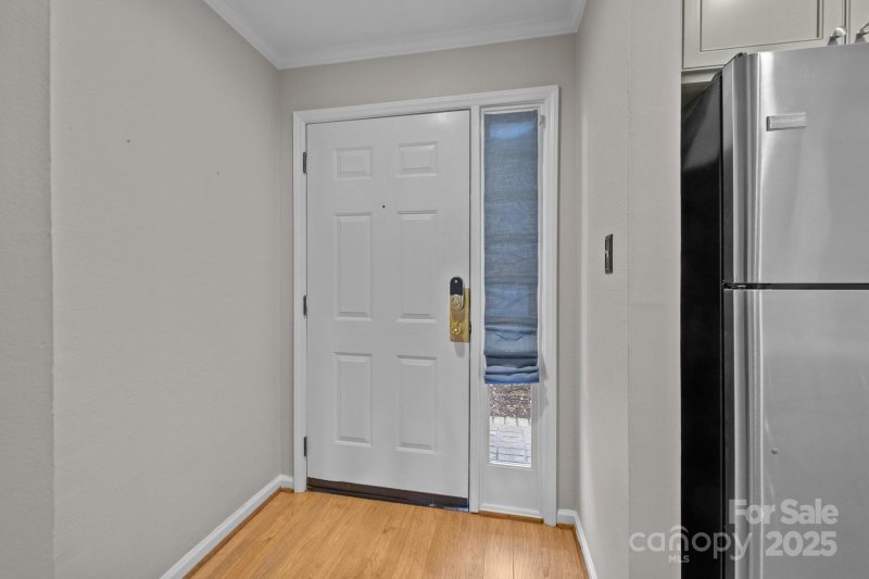 Property image 2 at 2719 Selwyn Avenue, Charlotte, NC 28209