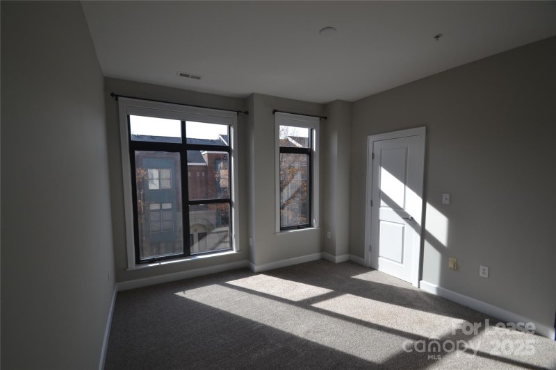 Property image 4 at 639 E 10th Street, Charlotte, NC 28202
