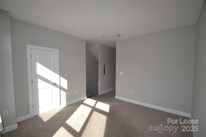 Property image 5 at 639 E 10th Street, Charlotte, NC 28202