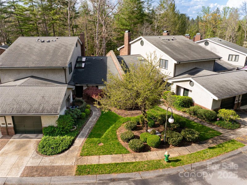 Property image 2 at 4 Bourne Lane, Asheville, NC 28803