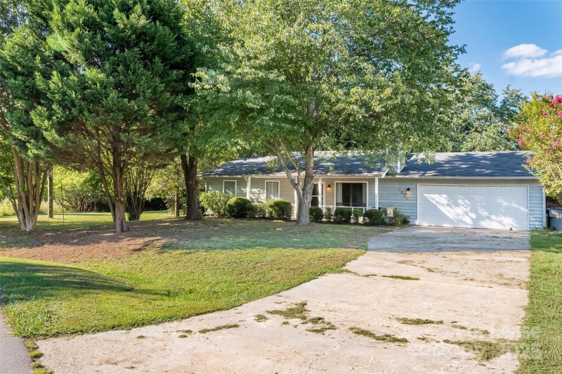 Property image 2 at 8324 Woodgate Lane, Charlotte, NC 28226