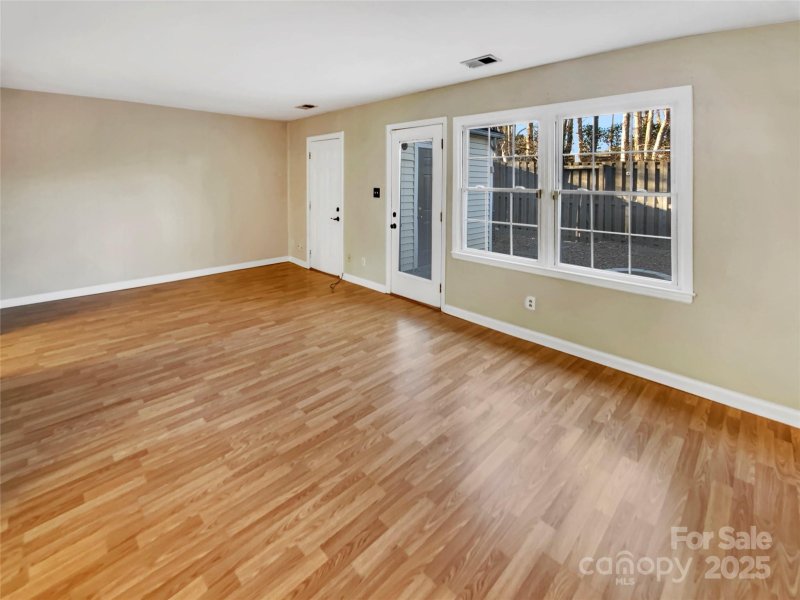 Property image 3 at 8003 Regent Park Lane, Charlotte, NC 28210
