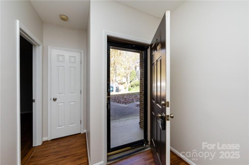 Property image 3 at 3306 Selwyn Farms Lane, Charlotte, NC 28209