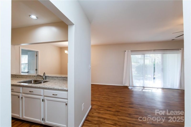 Property image 5 at 3306 Selwyn Farms Lane, Charlotte, NC 28209