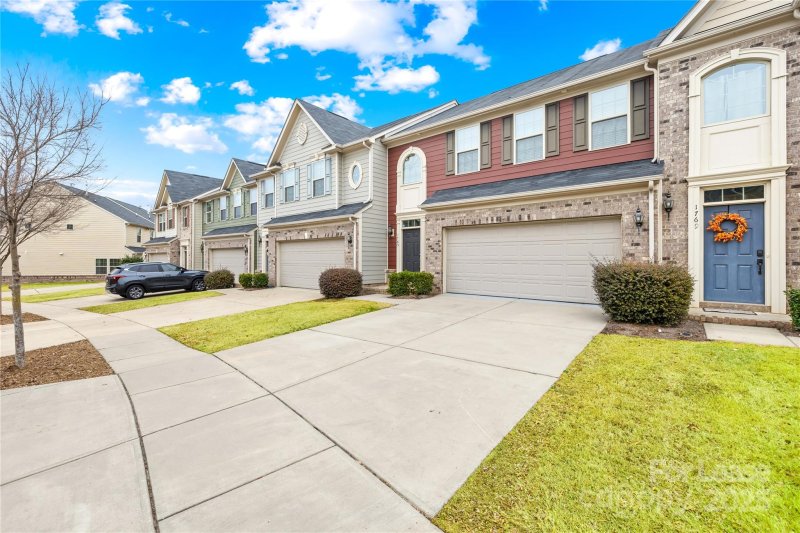 Property image 2 at 1765 Evergreen Drive, Charlotte, NC 28208