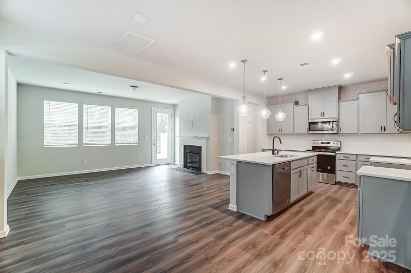 Property image 4 at 14930 Tamarack Drive, Charlotte, NC 28278