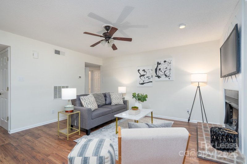 Property image 3 at 7309 Winery Lane, Charlotte, NC 28227