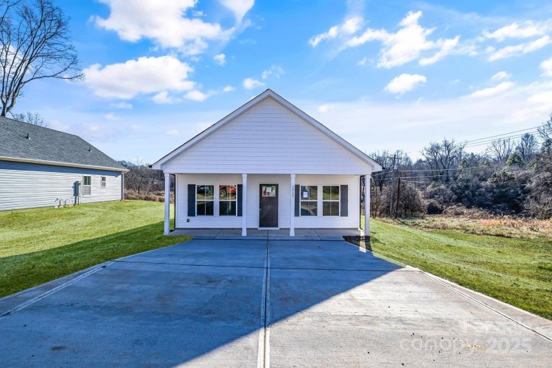 Property image 2 at 1715 Pope Avenue, Gastonia, NC 28052