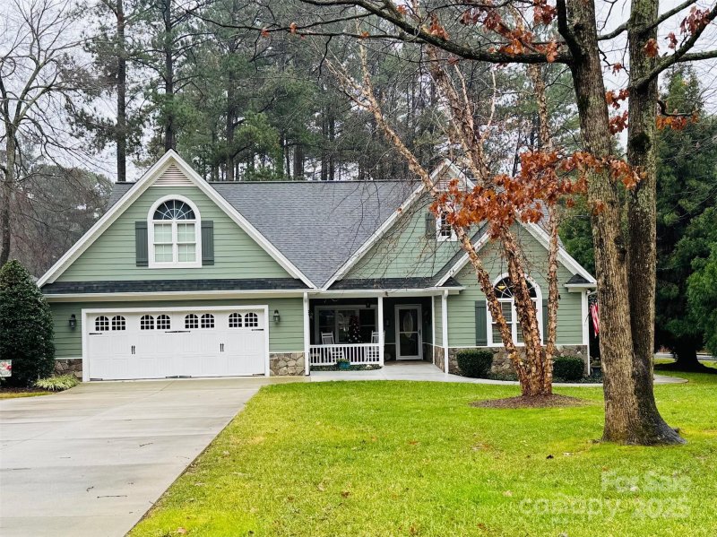 104 Lake Hills Drive