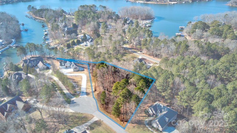 Property image 3 of 152 Fox Hunt Drive in Beacon Pointe, Mooresville, NC 28117