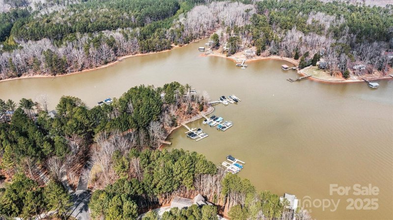 Property image 5 of 2220 Capes Cove Drive in Northview Harbour, Sherrills Ford, NC 28673