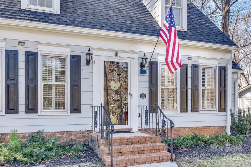 Property image 2 at 7832 Winterset Drive, Charlotte, NC 28270