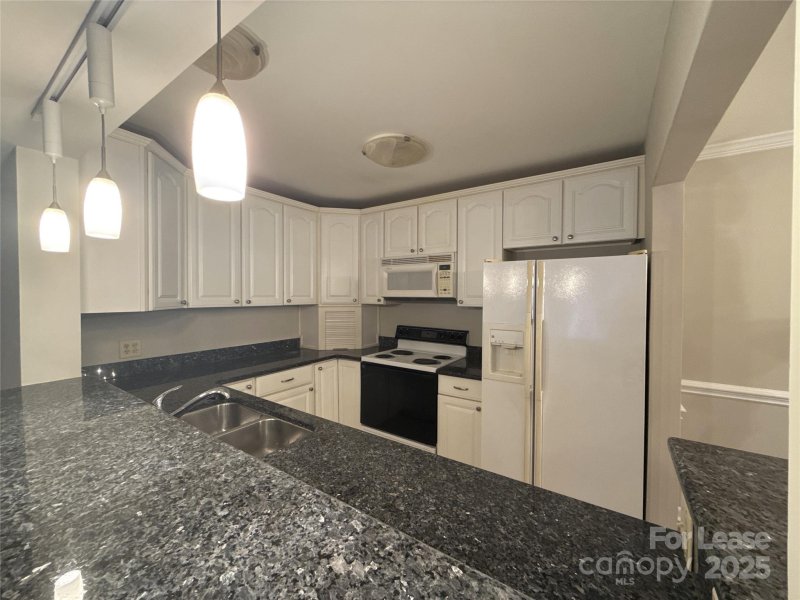 Property image 4 at 1323 Queens Road, Charlotte, NC 28207