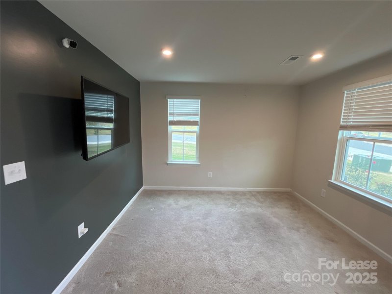 Property image 3 at 1323 Ashbury Street, Charlotte, NC 28216