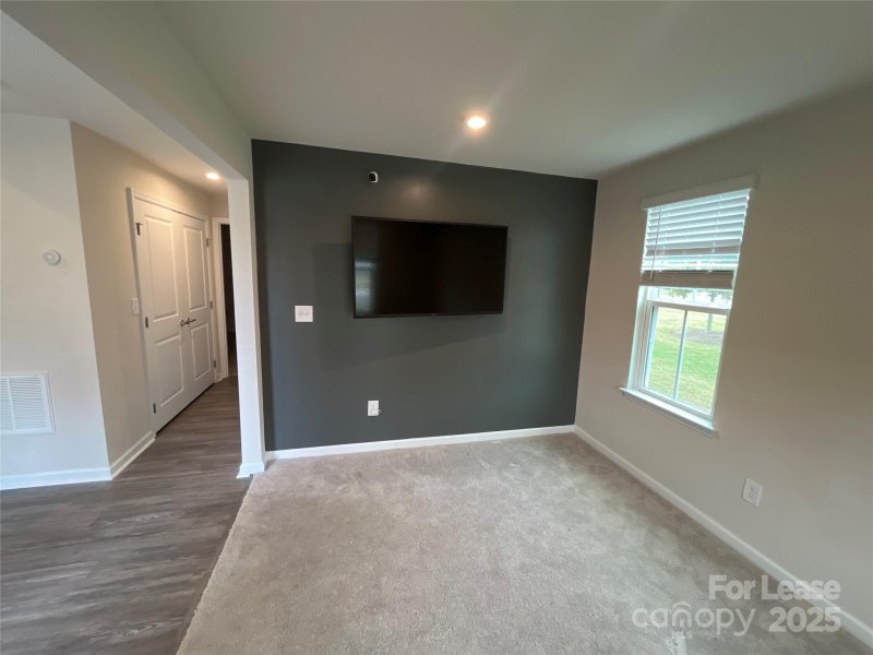 Property image 4 at 1323 Ashbury Street, Charlotte, NC 28216