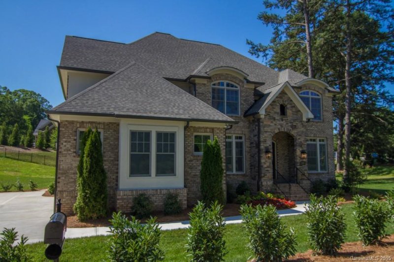 Property image 2 at 2145 Foxcroft Woods Lane, Charlotte, NC 28211