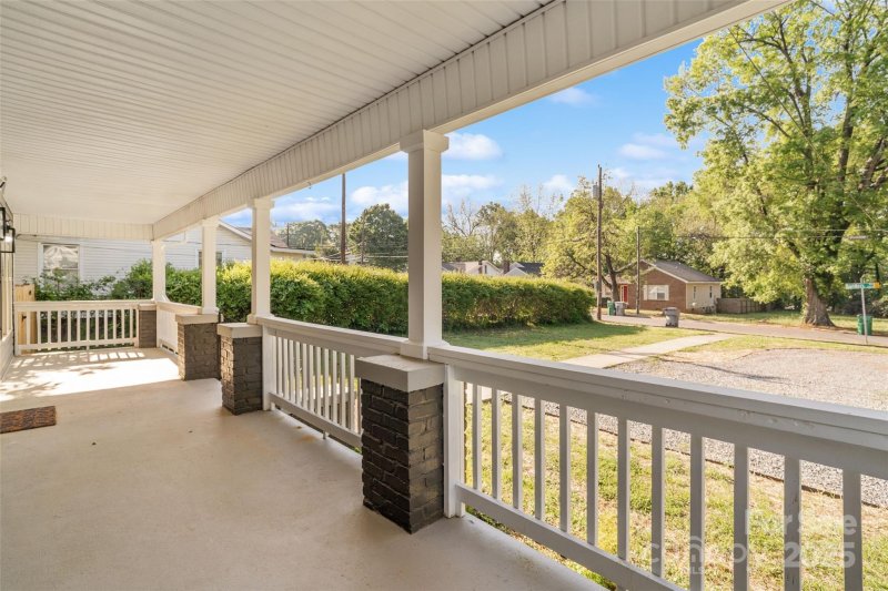 Property image 4 at 2328 Sanders Avenue, Charlotte, NC 28216