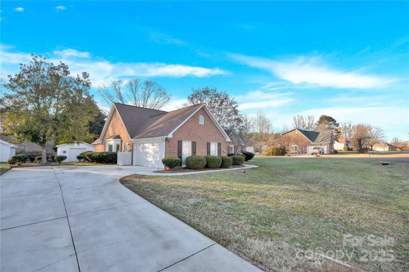 Property image 4 at 1011 Emerson Drive, Mooresville, NC 28115