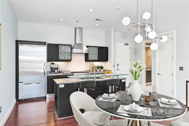 1100 Metropolitan Avenue