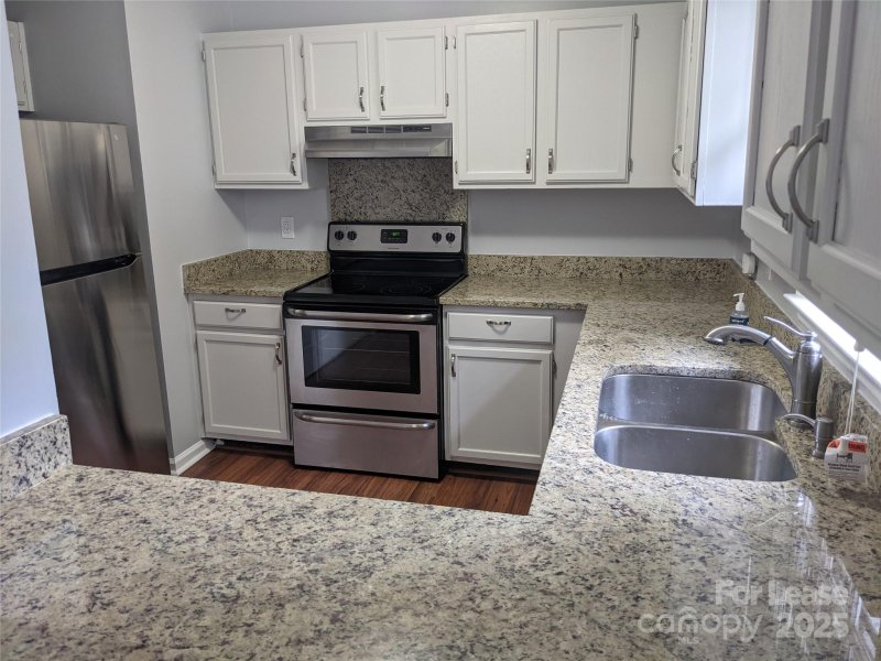 Property image 5 at 3204 Selwyn Farms Lane, Charlotte, NC 28209