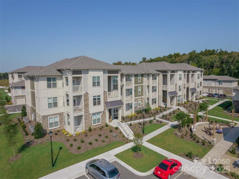 Property image 2 of 15155 Ollie Drive in Olde Whitehall, Charlotte, NC 28273