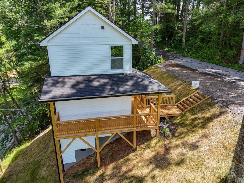 Property image 2 at 62 Toms Park Circle, Hendersonville, NC 28792