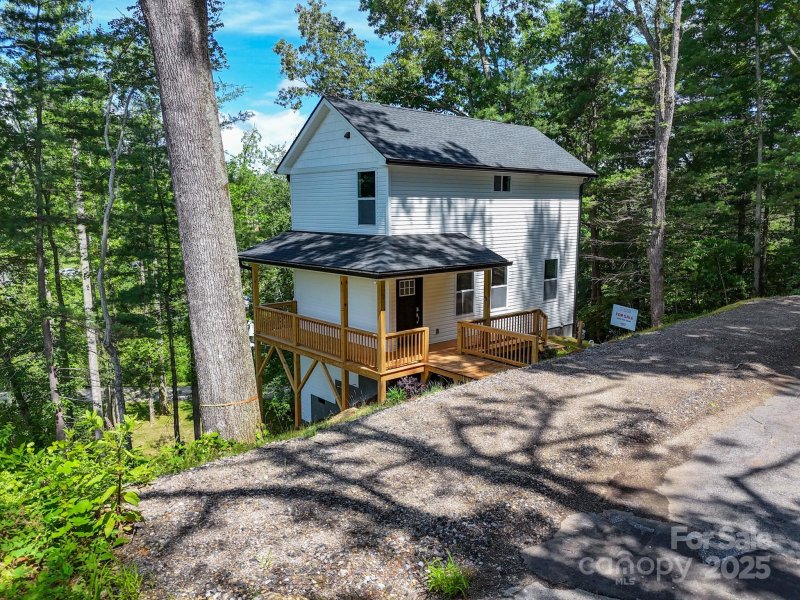 Property image 4 at 62 Toms Park Circle, Hendersonville, NC 28792