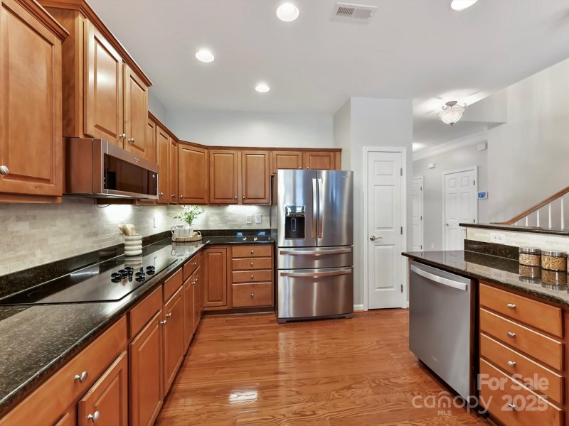 Property image 4 at 19217 Lake Norman Cove Drive, Cornelius, NC 28031