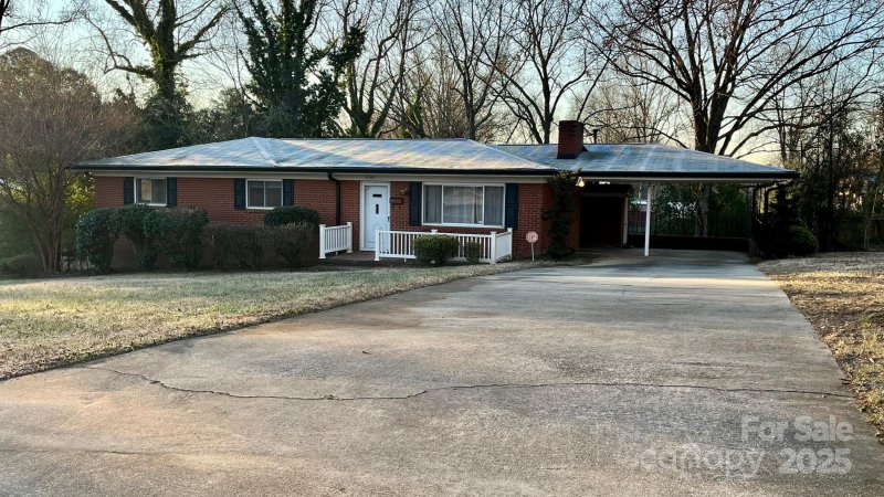 Property image 2 at 1009 Robinhood Lane, Kannapolis, NC 28081