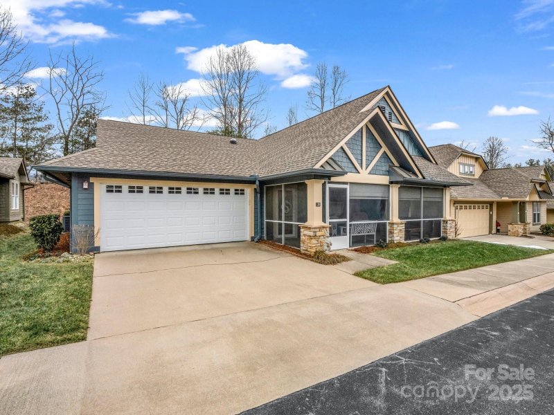 Property image 2 at 28 Gray Wolf Lane, Hendersonville, NC 28792