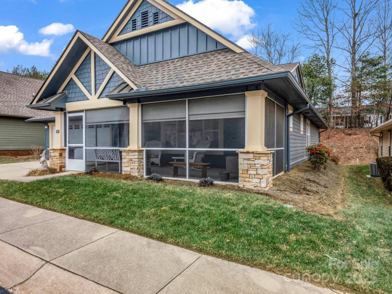 Property image 4 at 28 Gray Wolf Lane, Hendersonville, NC 28792