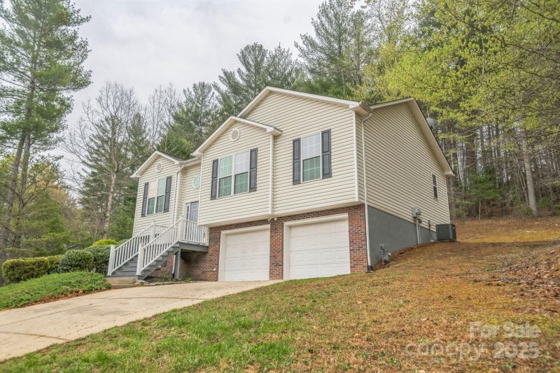 Property image 4 of 240 Doe Run in River Glen, Morganton, NC 28655