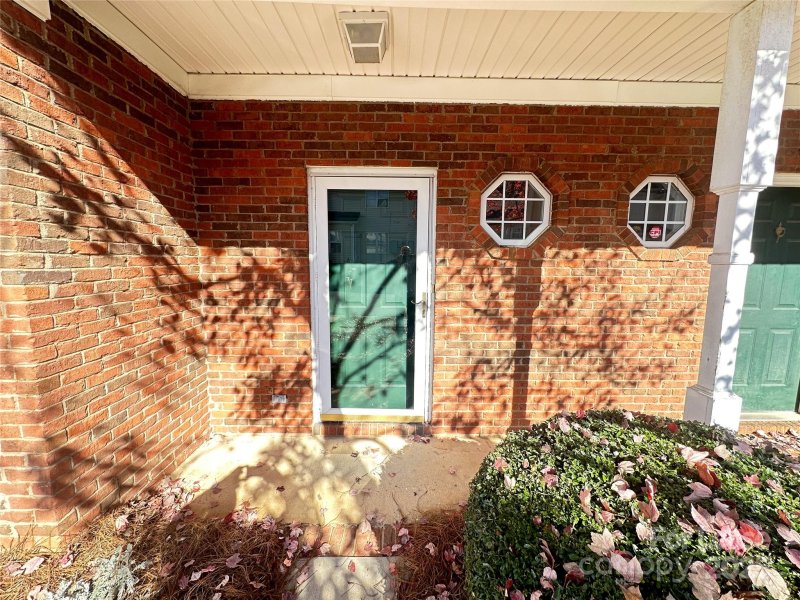 Property image 2 at 7807 Lennoxshire Lane, Charlotte, NC 28210