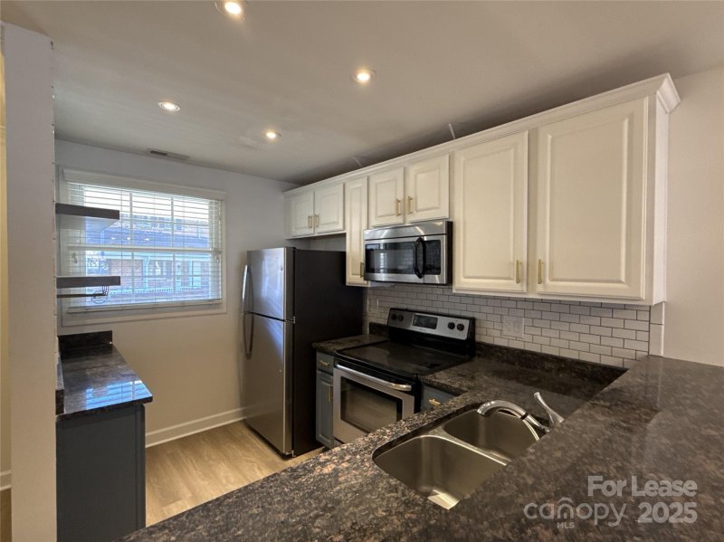 Property image 2 at 1344 Green Oaks Lane, Charlotte, NC 28205