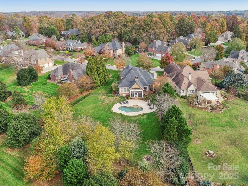 Property image 3 at 6639 Fox Ridge Circle, Davidson, NC 28036