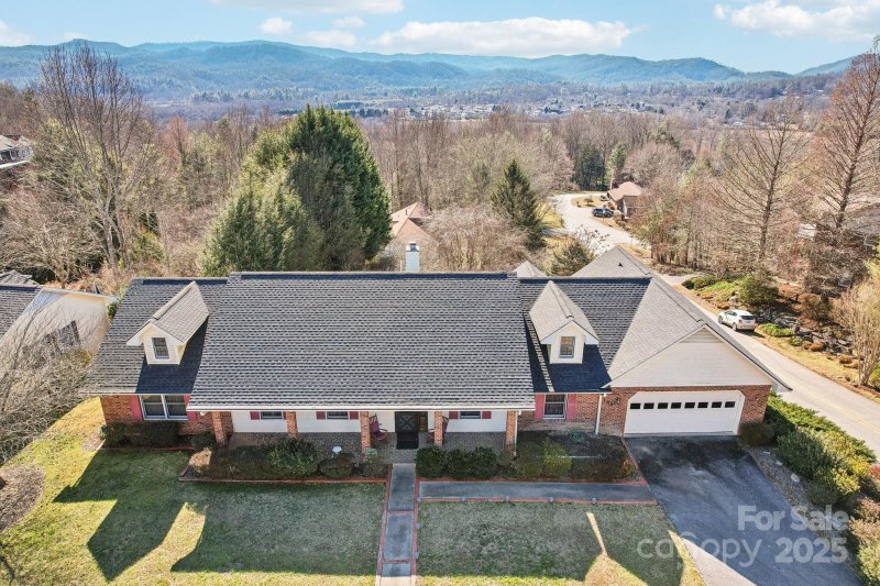 Property image 3 at 184 Mountain Valley Drive, Hendersonville, NC 28739