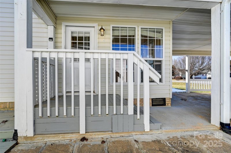 Property image 3 at 428 Riverwind Drive, Hendersonville, NC 28739