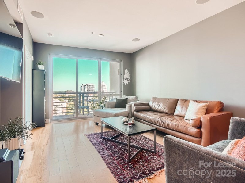 Property image 2 at 333 W Trade Street, Charlotte, NC 28202