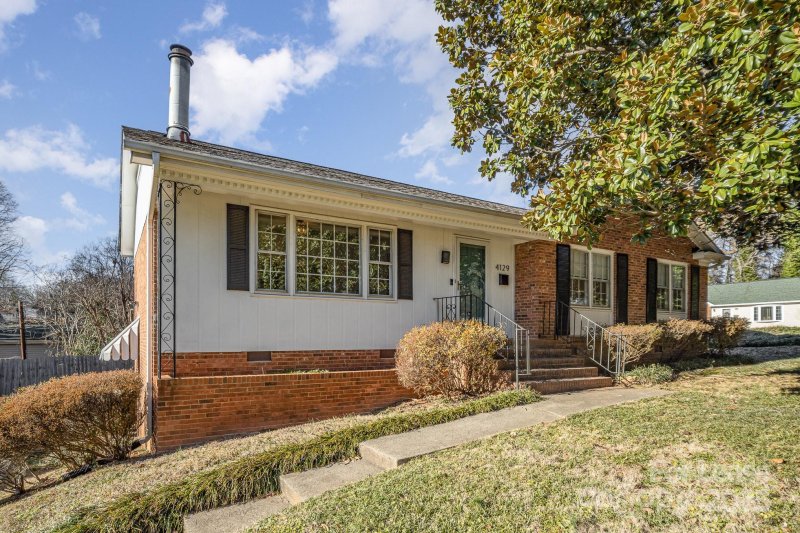 Property image 2 at 4129 Tamerlane Drive, Charlotte, NC 28205