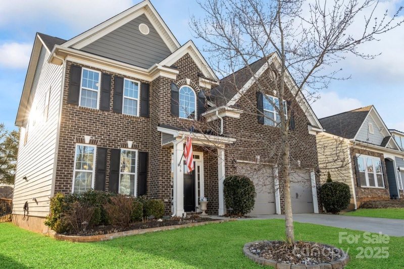 Property image 2 of 136 Margo Lane in Larkin, Statesville, NC 28677