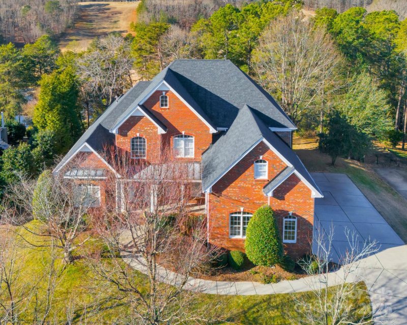 2010 Lake Forest Drive