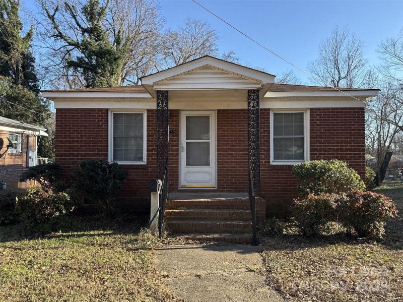 835 Interurban Avenue