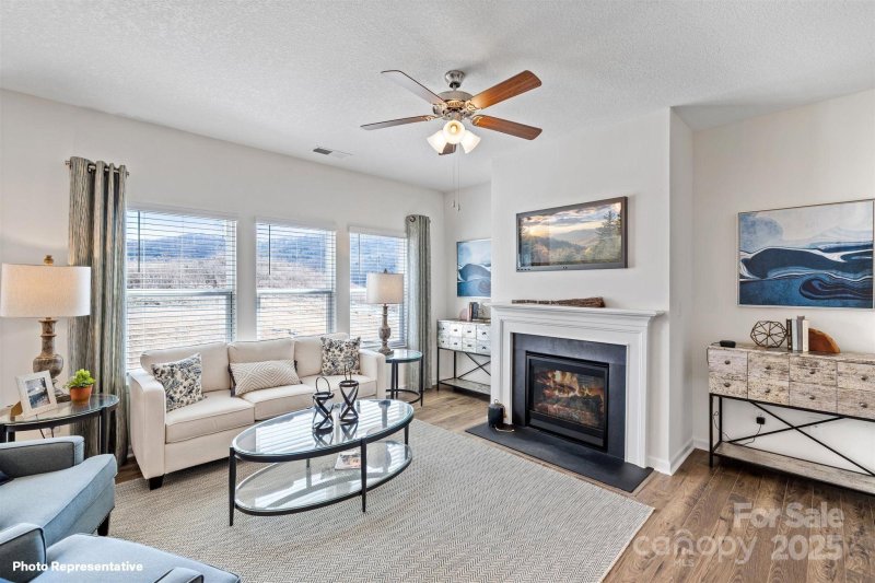 Property image 5 of 1406 5th Street Drive in The Hamptons at Hickory, Hickory, NC 28601